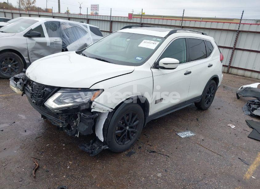 Photo 2 of 2017 Nissan Rogue SV (VIN 5N1AT2MT5HC771751)