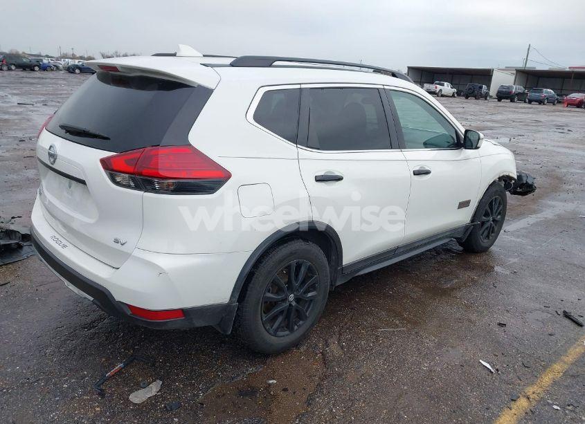 Photo 4 of 2017 Nissan Rogue SV (VIN 5N1AT2MT5HC771751)