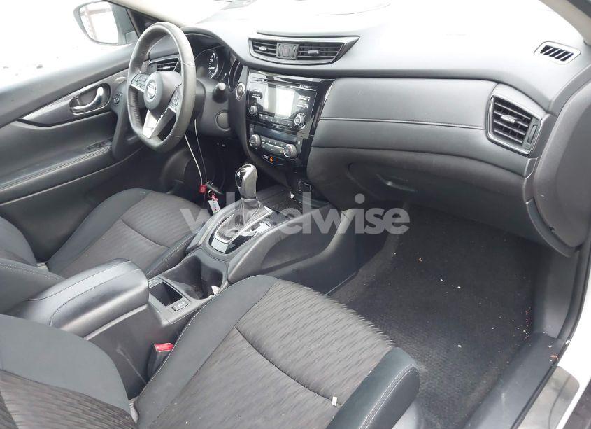 Photo 5 of 2017 Nissan Rogue SV (VIN 5N1AT2MT5HC771751)