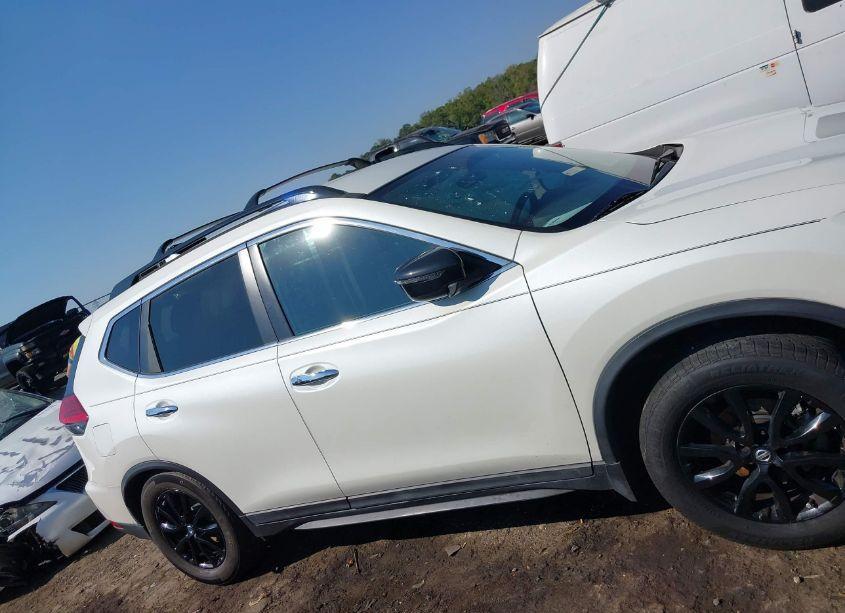 Photo 13 of 2017 Nissan Rogue SV (VIN 5N1AT2MT5HC820351)