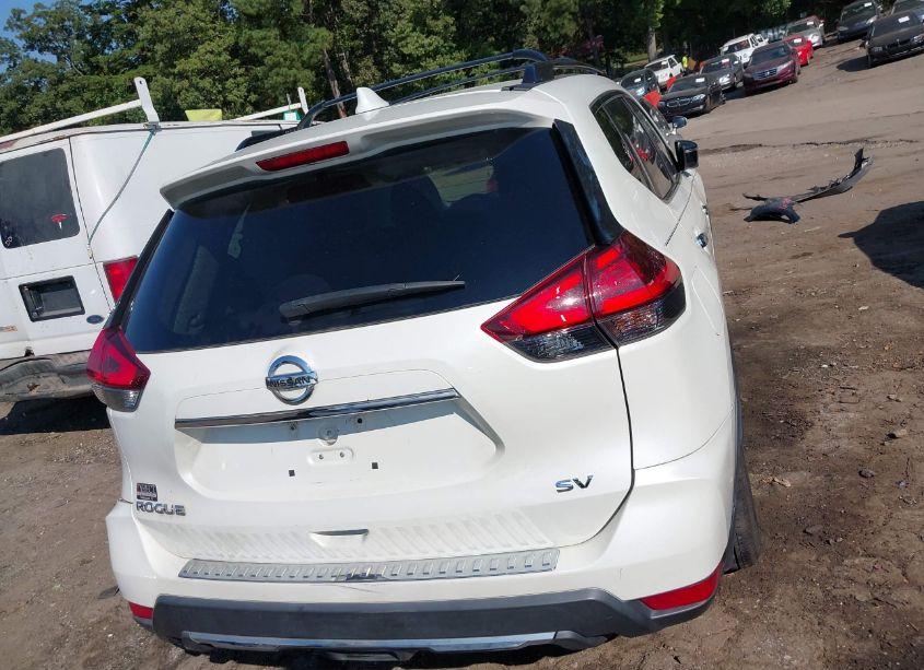 Photo 16 of 2017 Nissan Rogue SV (VIN 5N1AT2MT5HC820351)