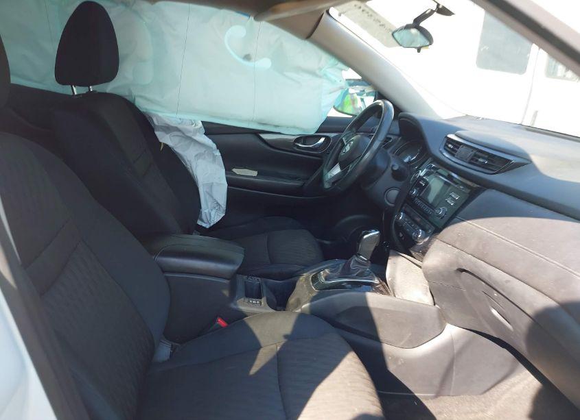 Photo 5 of 2017 Nissan Rogue SV (VIN 5N1AT2MT5HC820351)