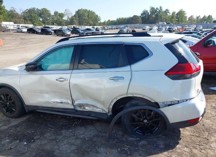 Photo 6 of 2017 Nissan Rogue SV (VIN 5N1AT2MT5HC820351)