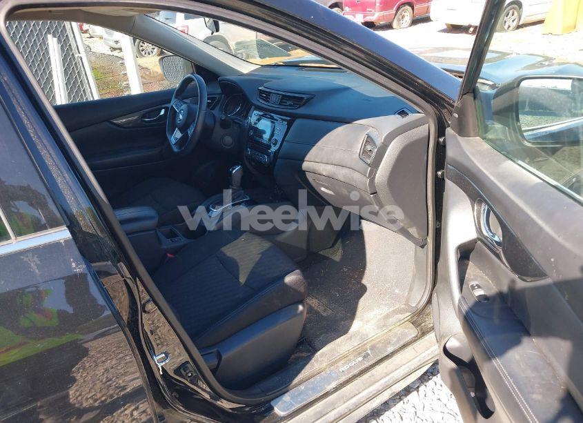 Photo 5 of 2017 Nissan Rogue SV (VIN 5N1AT2MT5HC834850)