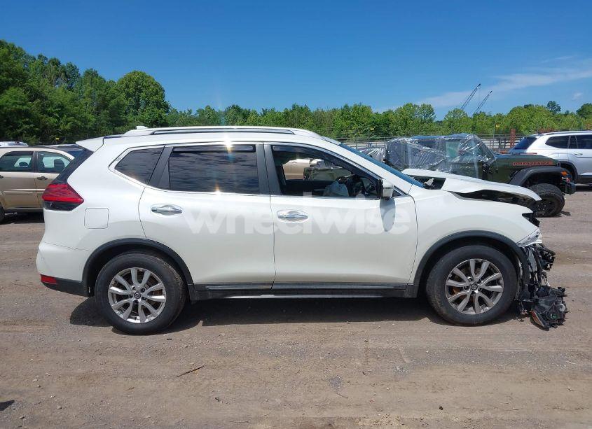 Photo 14 of 2017 Nissan Rogue SL (VIN 5N1AT2MT5HC884728)