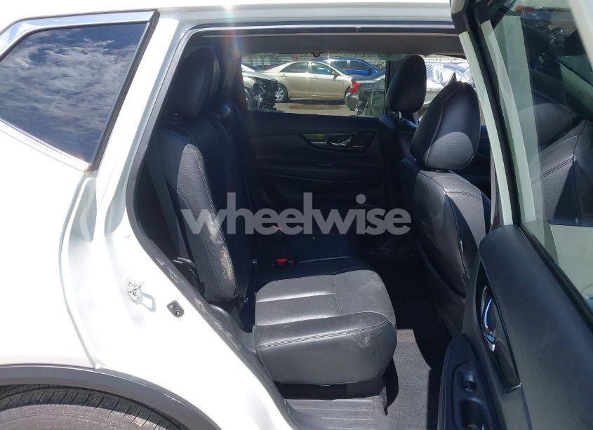 Photo 8 of 2017 Nissan Rogue SL (VIN 5N1AT2MT5HC884728)