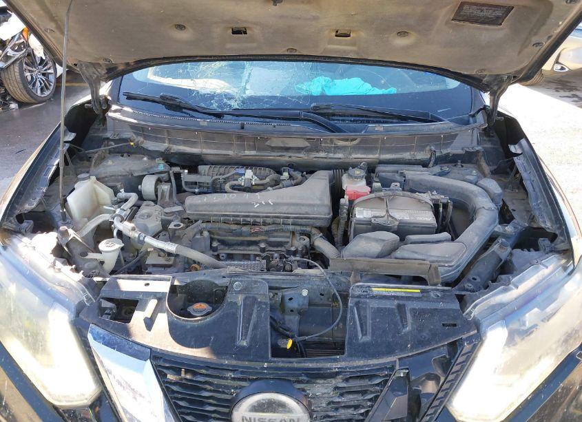 Photo 10 of 2018 Nissan Rogue SV (VIN 5N1AT2MT5JC722474)