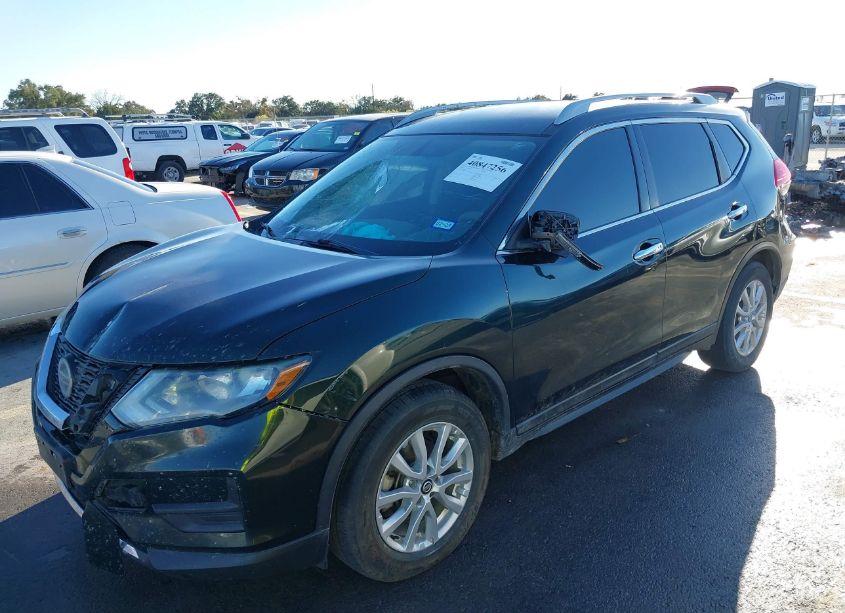 Photo 2 of 2018 Nissan Rogue SV (VIN 5N1AT2MT5JC722474)