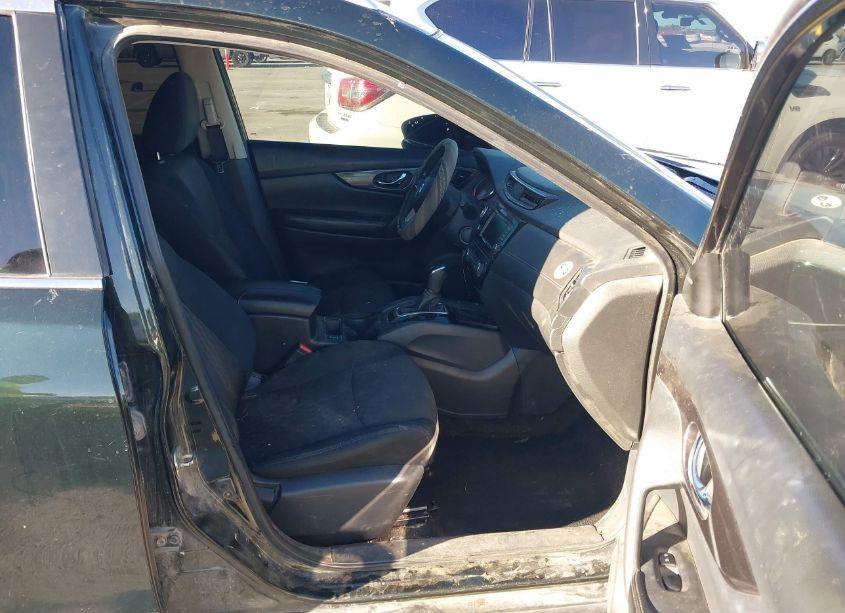 Photo 5 of 2018 Nissan Rogue SV (VIN 5N1AT2MT5JC722474)