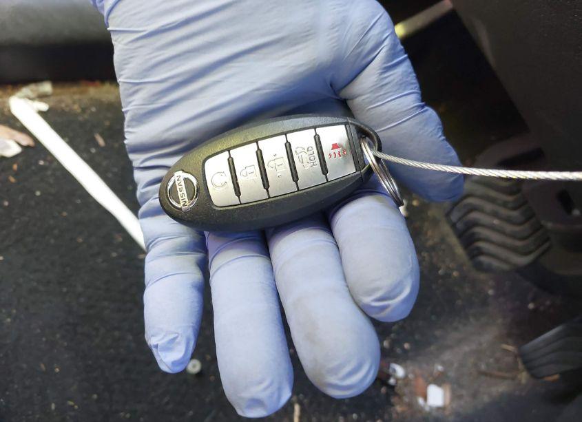 Photo 11 of 2018 Nissan Rogue SV (VIN 5N1AT2MT5JC726024)