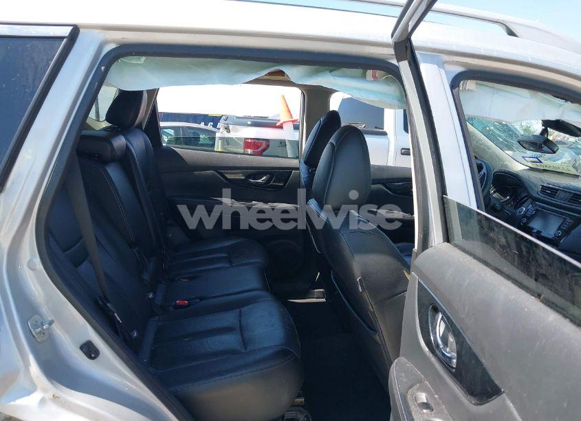 Photo 8 of 2018 Nissan Rogue SL (VIN 5N1AT2MT5JC739095)