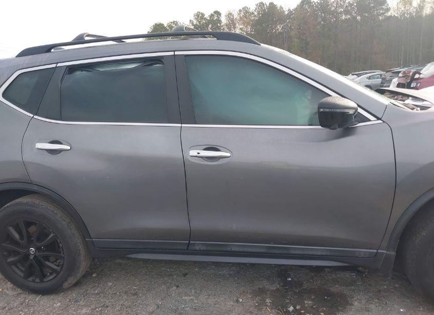 Photo 13 of 2018 Nissan Rogue SV (VIN 5N1AT2MT5JC750842)