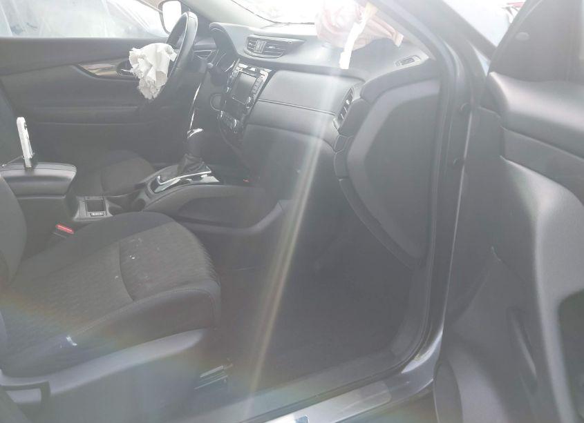 Photo 5 of 2018 Nissan Rogue SV (VIN 5N1AT2MT5JC750842)