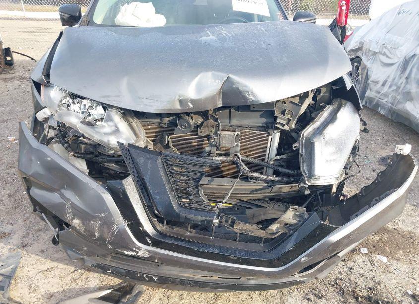 Photo 6 of 2018 Nissan Rogue SV (VIN 5N1AT2MT5JC750842)