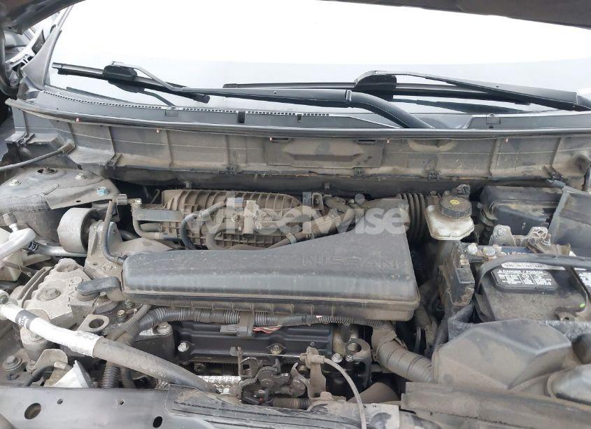 Photo 10 of 2018 Nissan Rogue SV (VIN 5N1AT2MT5JC759556)