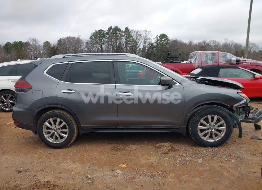 Photo 14 of 2018 Nissan Rogue SV (VIN 5N1AT2MT5JC759556)