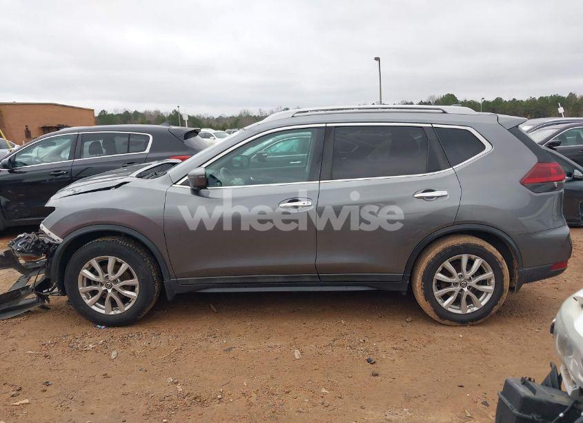Photo 15 of 2018 Nissan Rogue SV (VIN 5N1AT2MT5JC759556)