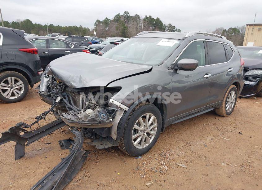 Photo 2 of 2018 Nissan Rogue SV (VIN 5N1AT2MT5JC759556)