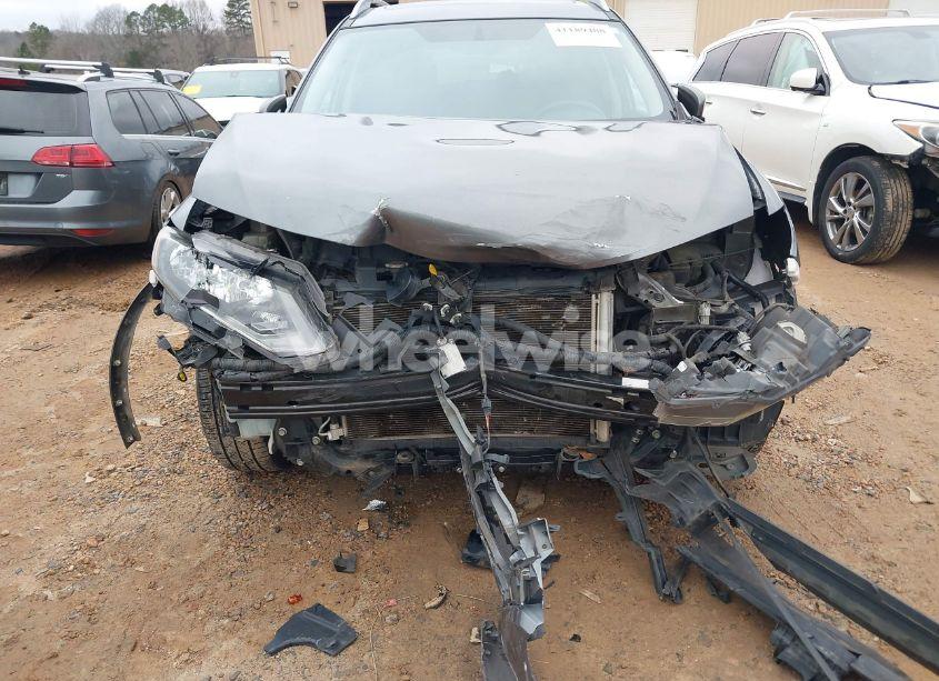 Photo 6 of 2018 Nissan Rogue SV (VIN 5N1AT2MT5JC759556)