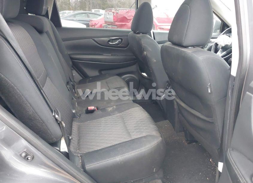 Photo 8 of 2018 Nissan Rogue SV (VIN 5N1AT2MT5JC759556)