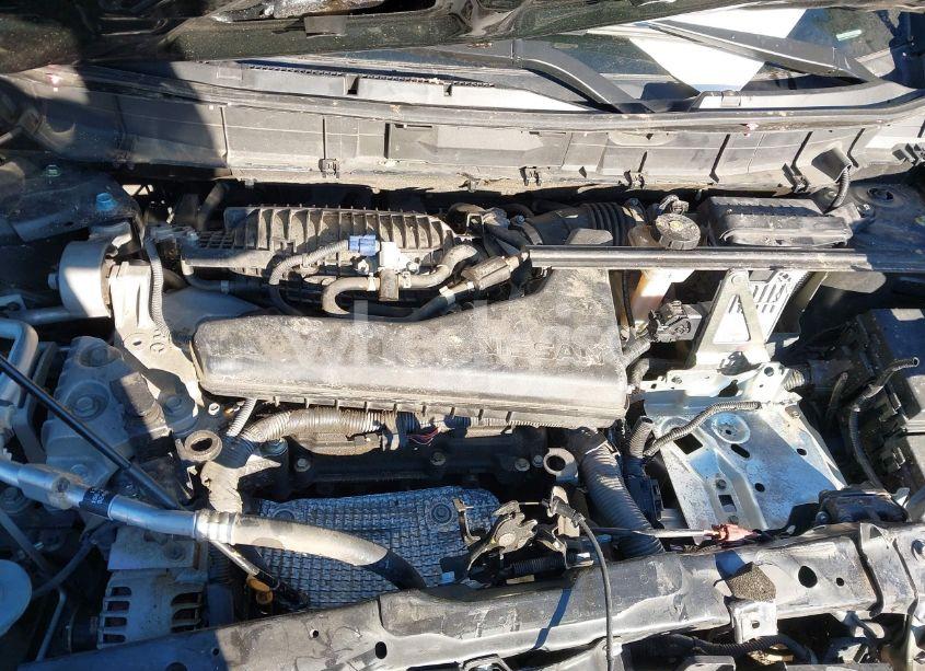 Photo 10 of 2018 Nissan Rogue SV (VIN 5N1AT2MT5JC824566)