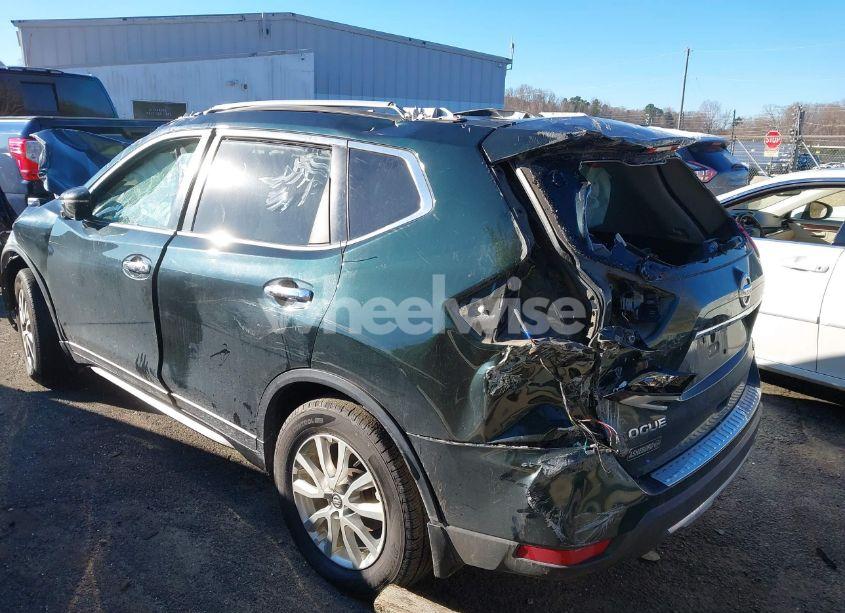 Photo 3 of 2018 Nissan Rogue SV (VIN 5N1AT2MT5JC824566)