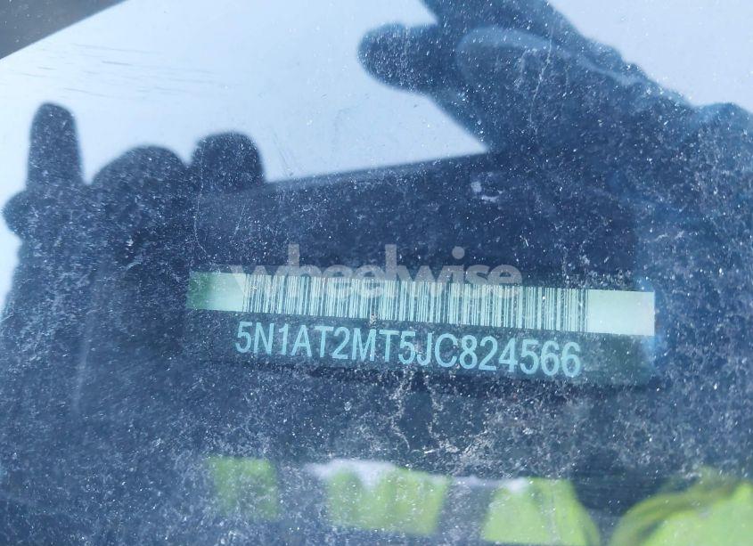 Photo 9 of 2018 Nissan Rogue SV (VIN 5N1AT2MT5JC824566)