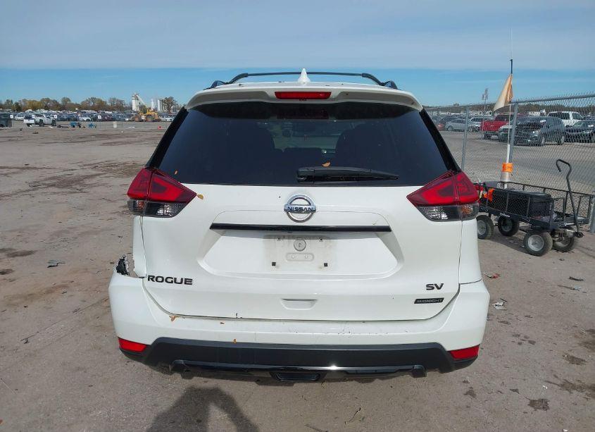 Photo 16 of 2018 Nissan Rogue SV (VIN 5N1AT2MT5JC825670)