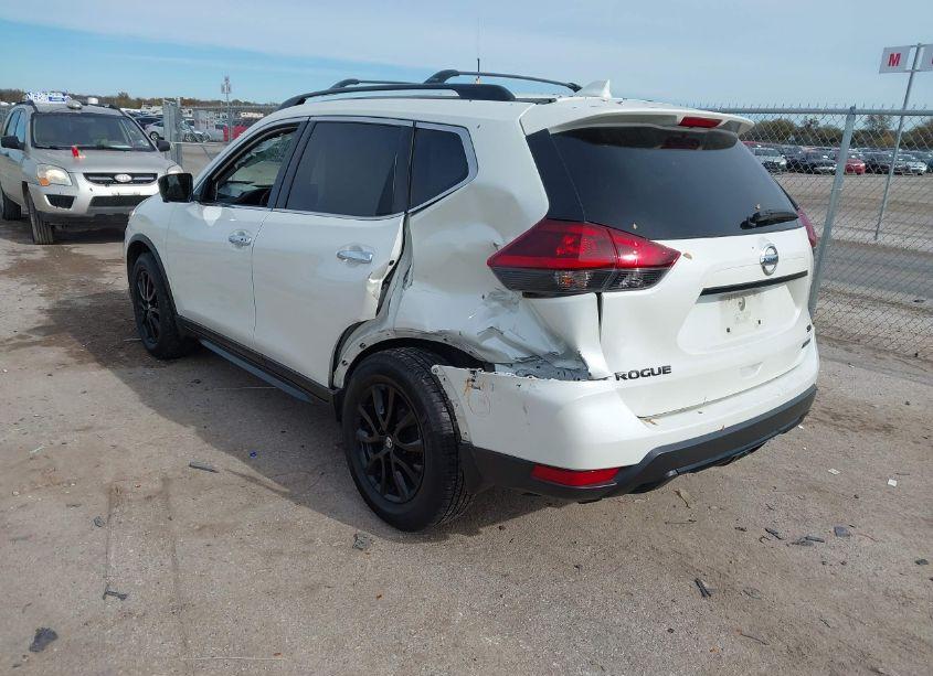 Photo 3 of 2018 Nissan Rogue SV (VIN 5N1AT2MT5JC825670)