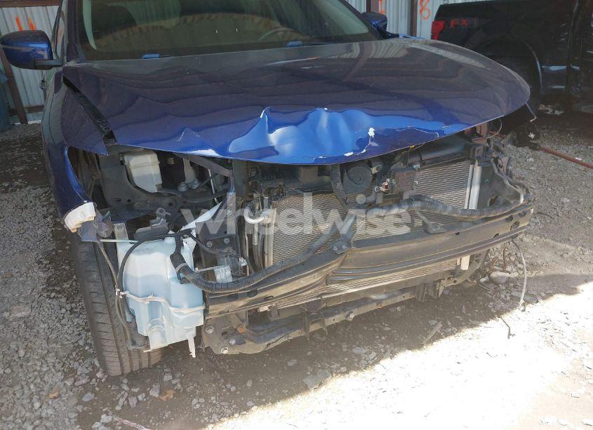 Photo 17 of 2019 Nissan Rogue SV (VIN 5N1AT2MT5KC705496)