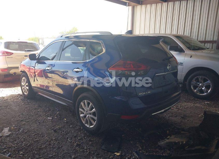 Photo 3 of 2019 Nissan Rogue SV (VIN 5N1AT2MT5KC705496)