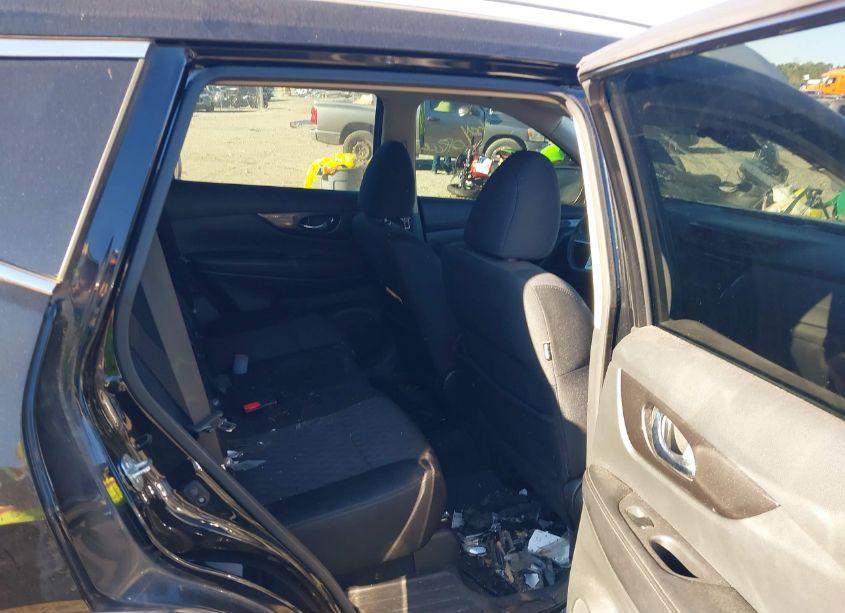 Photo 8 of 2019 Nissan Rogue S (VIN 5N1AT2MT5KC713002)