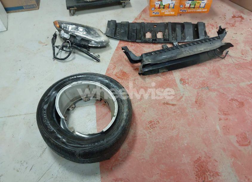 Photo 11 of 2019 Nissan Rogue S (VIN 5N1AT2MT5KC748526)