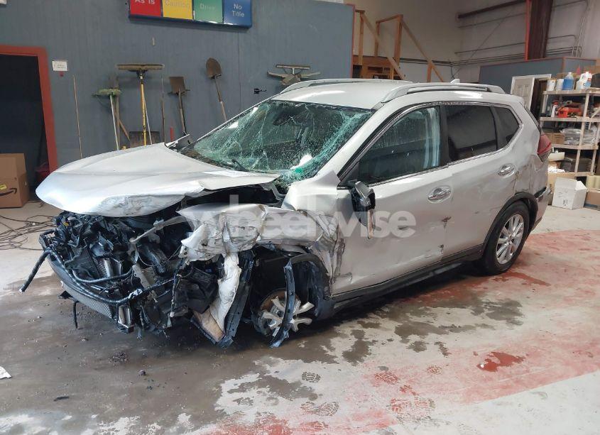 Photo 2 of 2019 Nissan Rogue S (VIN 5N1AT2MT5KC748526)