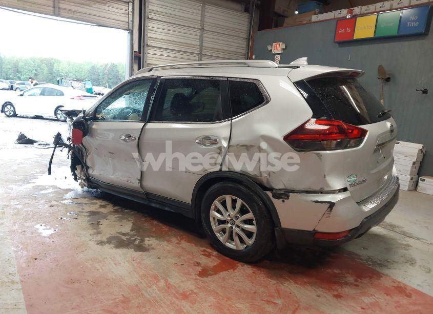 Photo 3 of 2019 Nissan Rogue S (VIN 5N1AT2MT5KC748526)