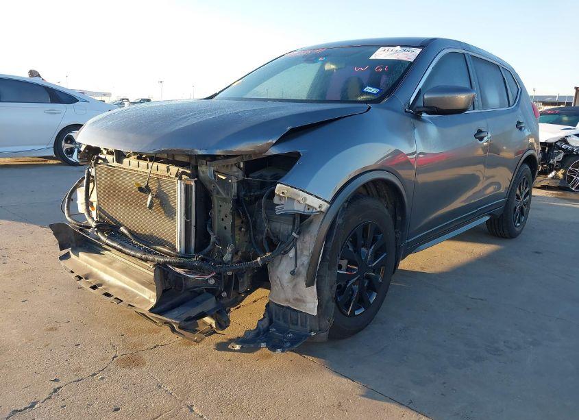 Photo 2 of 2019 Nissan Rogue S (VIN 5N1AT2MT5KC755735)