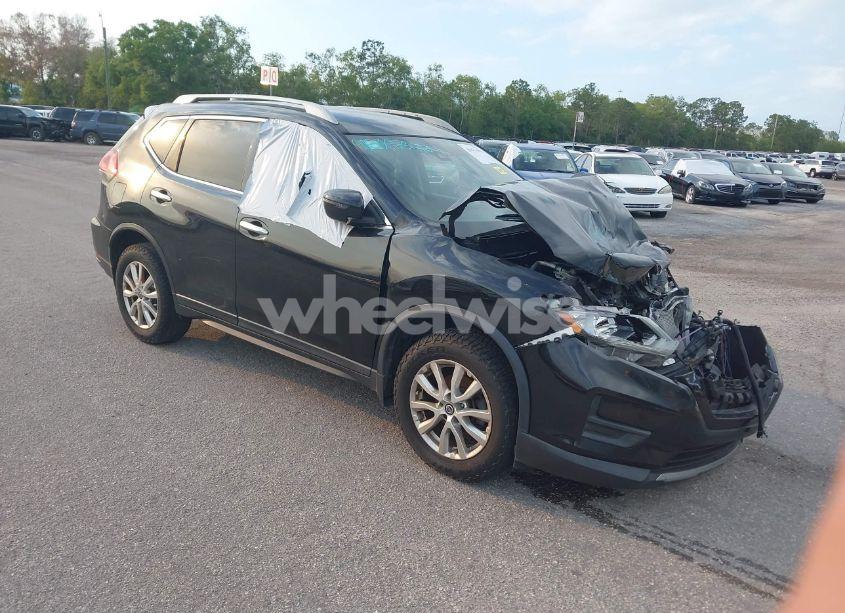2019 Nissan Rogue S (VIN 5N1AT2MT5KC767156) main photo