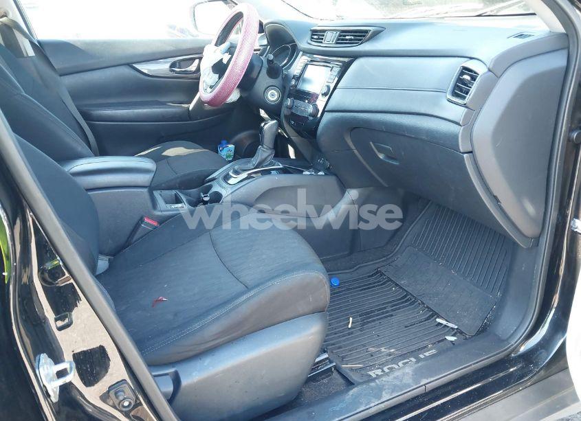 Photo 5 of 2019 Nissan Rogue S (VIN 5N1AT2MT5KC767156)