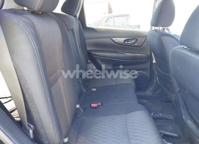 Photo 8 of 2019 Nissan Rogue S (VIN 5N1AT2MT5KC767156)