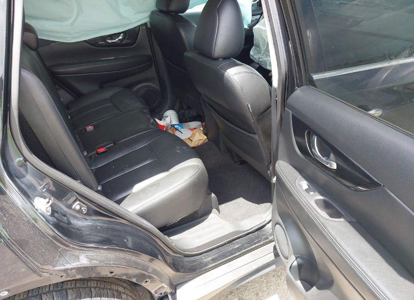 Photo 8 of 2019 Nissan Rogue SL (VIN 5N1AT2MT5KC773751)