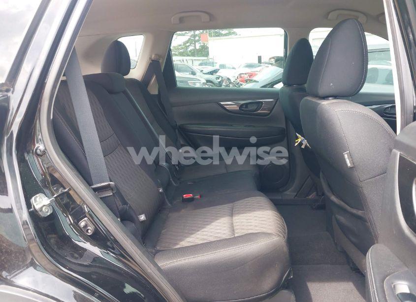 Photo 8 of 2019 Nissan Rogue S (VIN 5N1AT2MT5KC789772)