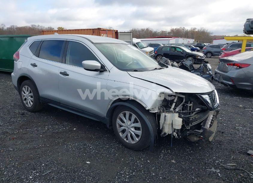 2019 Nissan Rogue S (VIN 5N1AT2MT5KC790694) main photo