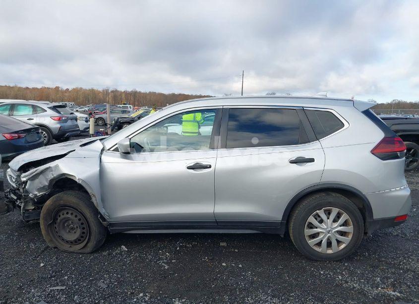 Photo 14 of 2019 Nissan Rogue S (VIN 5N1AT2MT5KC790694)