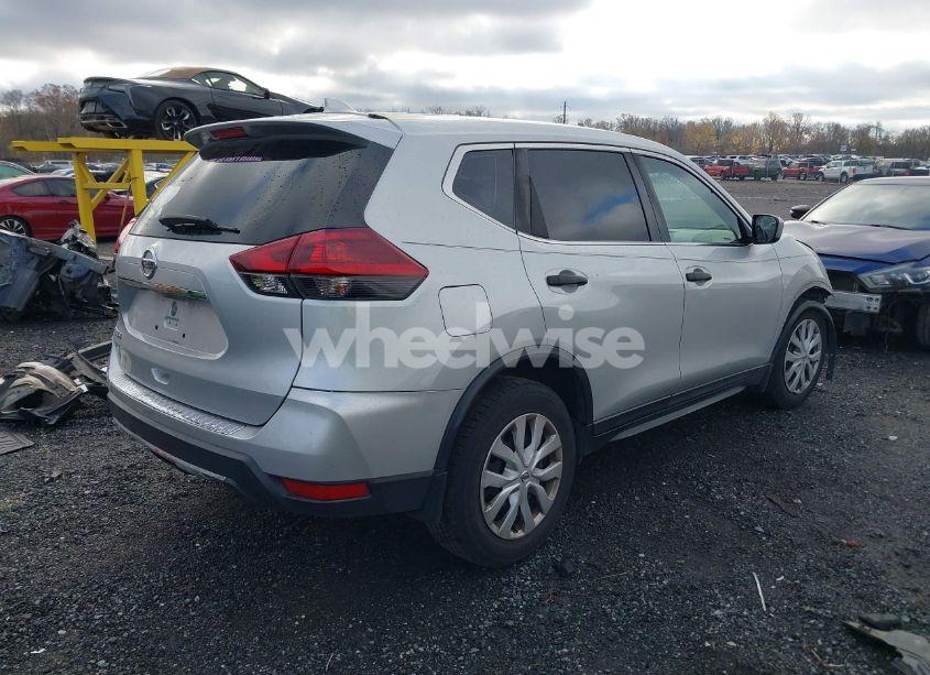 Photo 4 of 2019 Nissan Rogue S (VIN 5N1AT2MT5KC790694)