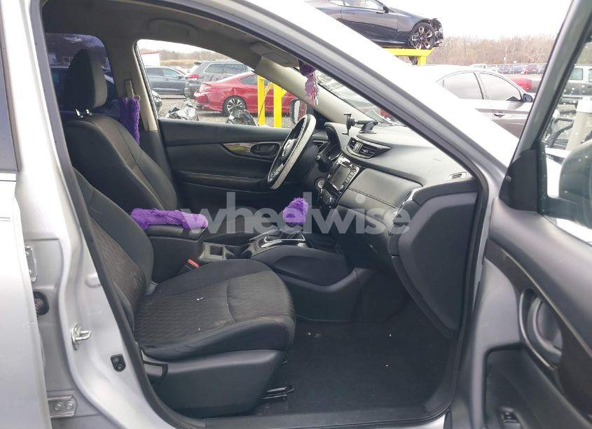 Photo 5 of 2019 Nissan Rogue S (VIN 5N1AT2MT5KC790694)