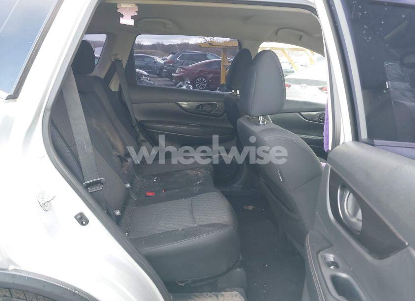 Photo 8 of 2019 Nissan Rogue S (VIN 5N1AT2MT5KC790694)