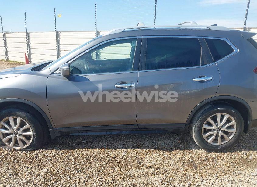Photo 14 of 2019 Nissan Rogue S (VIN 5N1AT2MT5KC797791)