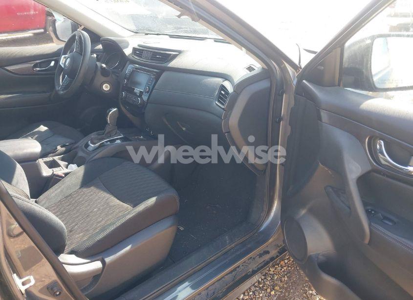 Photo 5 of 2019 Nissan Rogue S (VIN 5N1AT2MT5KC797791)