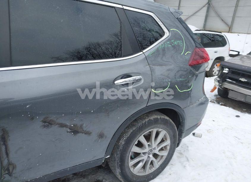 Photo 12 of 2019 Nissan Rogue S (VIN 5N1AT2MT5KC799721)