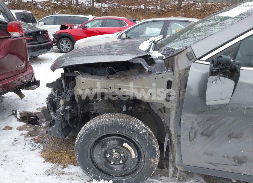 Photo 18 of 2019 Nissan Rogue S (VIN 5N1AT2MT5KC799721)